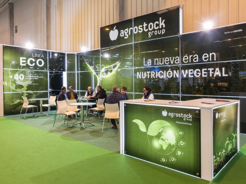Stand modular verde y negro de Agrotock en Enomaq 2024
