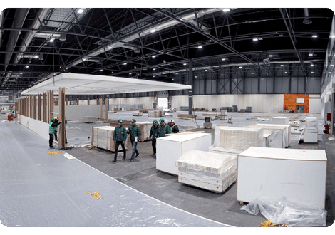 Personal Servis ofreciendo un servicio de organizador de congresos Personal de Montaje actuando Servis como organizador de congresos